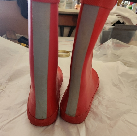 KomForme Kids Rain Boots, Waterproof Rubber Matte Boots with Easy-on Handles - Picture 8 of 10